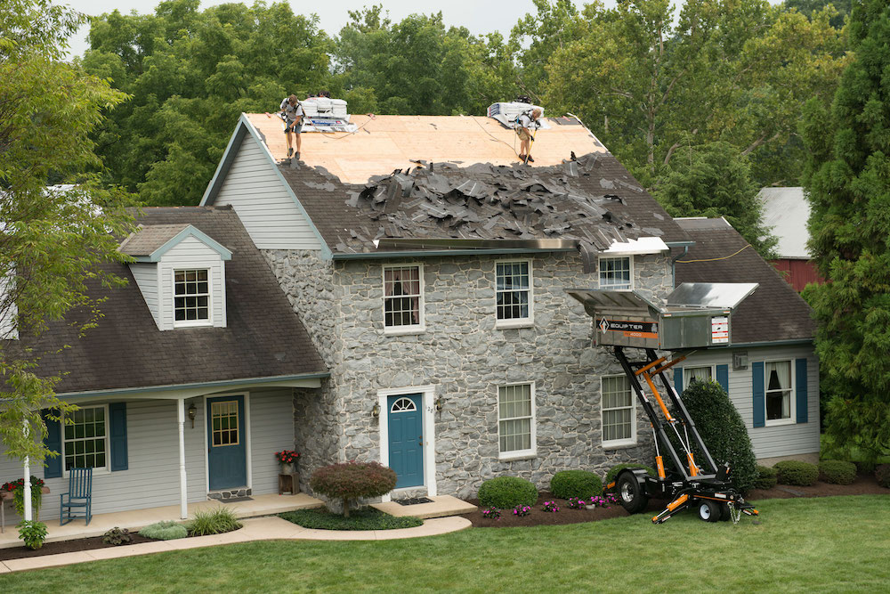 Equipter RB4000 Elevates Residential Roofing
